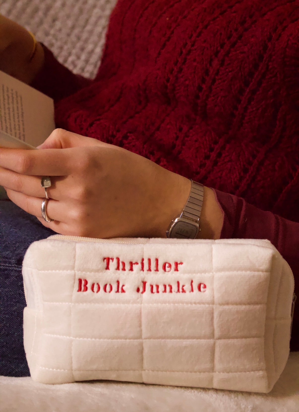 Thriller Book Junkie Aesthetic Pencil Case - Cream & Red Psychological Thriller Makeup Bag - Bookish Annotation Kit & Mystery Reader Pouch